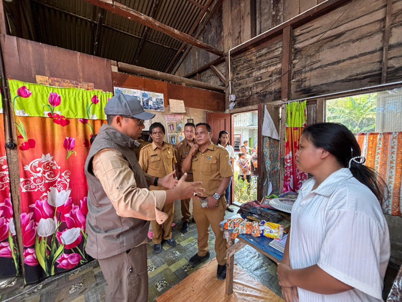 Bupati Taput Tinjau Lokasi Bencana Puting Beliung di Sipoholon, 23 Rumah Warga Rusak