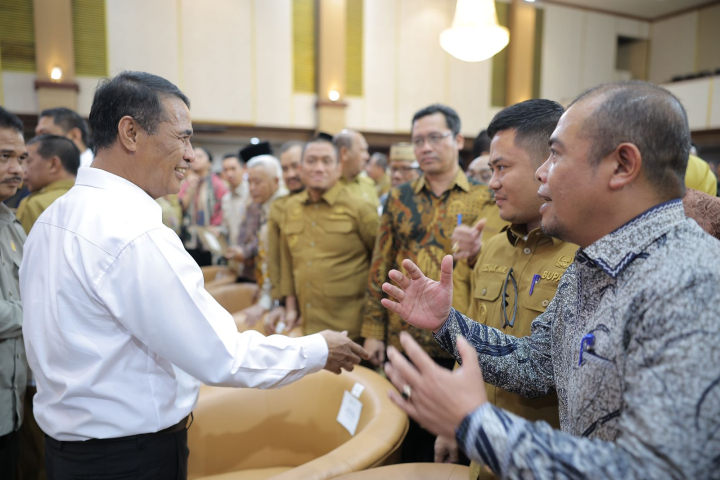 Mentan Amran Konsolidasikan 170 Bupati, Fokus Perkuat Irigasi dan Perkebunan
