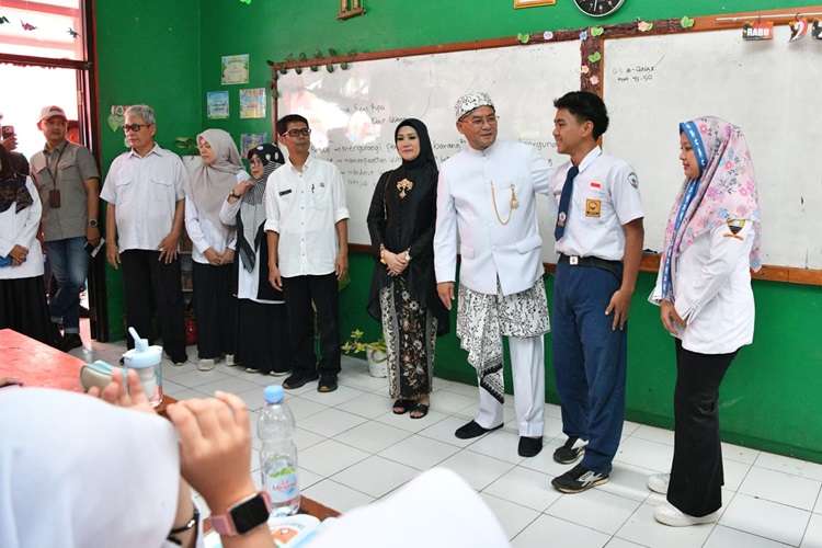 Wagub Jabar Haru Temui Siswa Putus Sekolah di Sumedang, Pastikan Bantuan Pendidikan