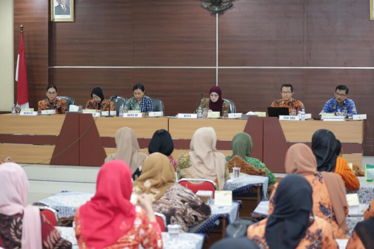 Stunting dan Kematian Ibu-Bayi di Jateng Turun, TP PKK Perkuat Program Intervensi