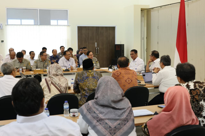 Kementan Dorong Hilirisasi Riset, Pakan Probiotik IPB Tingkatkan Produktivitas Ayam