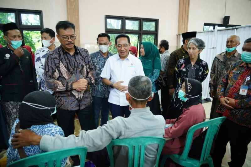 Wamenkes Tinjau Cek Kesehatan Gratis untuk Keluarga Pasien TB di Pati