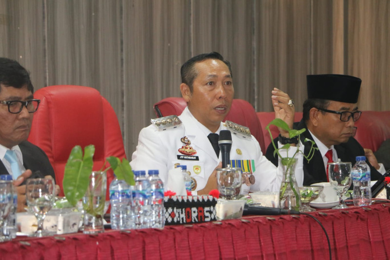 Bupati Taput Dorong OPD dan Camat Lebih Adaptif dan Inovatif