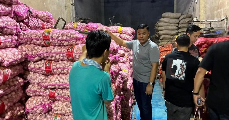 Polri Bongkar Penyelundupan 23 Ton Komoditas Pangan di Pontianak