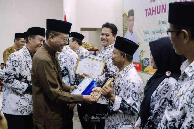 Bupati Ciamis Ajak Guru Perketat Pengawasan Gawai Pelajar