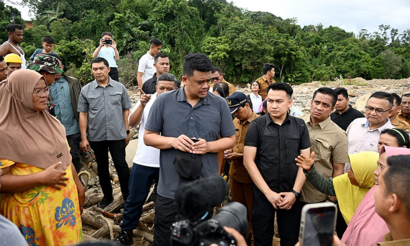 Gubernur Bobby Nasution Respon Keluhan Warga Soal Bantuan Pascabencana di Tapteng