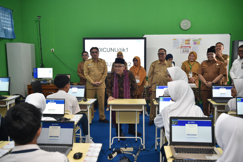 Pelaksanaan TKA SMP di Banten Lancar, Wamendikdasmen Apresiasi Sekolah