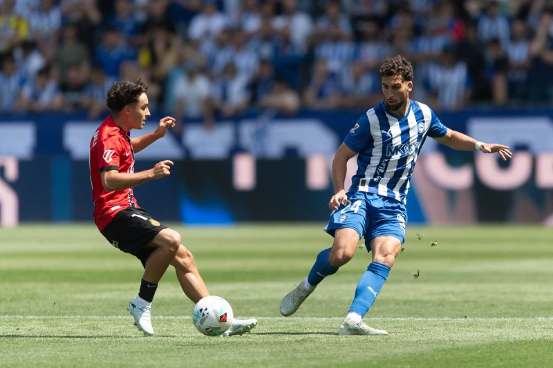 Alav&eacute;s Comeback Dramatis, Tundukkan Mallorca 2-1 dan Keluar dari Zona Degradasi