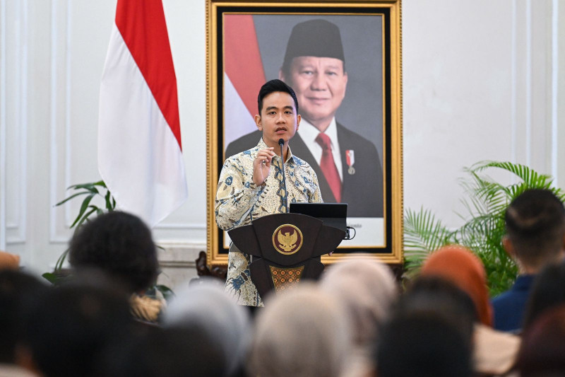 Alumni Pejuang Digital Dilepas Wapres dan Mendikdasmen, Beasiswa Negara Kembali ke Rakyat