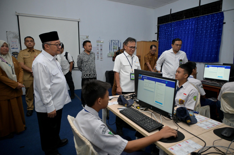Hari Pertama TKA SMP di SMP Negeri 2 Curug Berjalan Tertib dan Menyenangkan