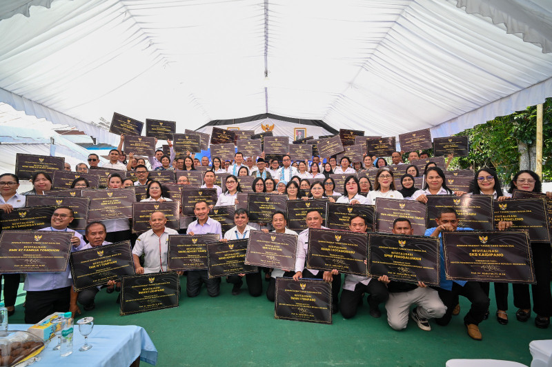 Mendikdasmen Resmikan 106 Sekolah di Minahasa