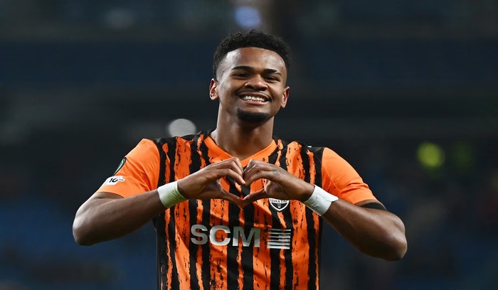 Shakhtar Donetsk Tekuk AZ Alkmaar 3-0, Satu Kaki di Semifinal Liga Konferensi