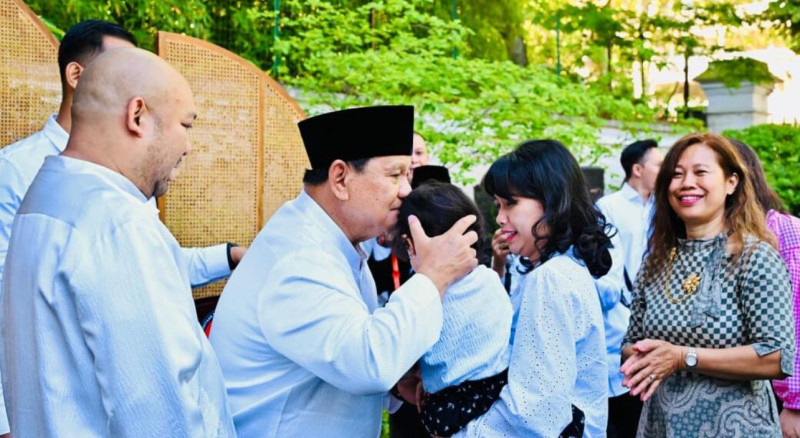 Presiden Prabowo Salat Idul Adha Bersama Diaspora Indonesia di Paris