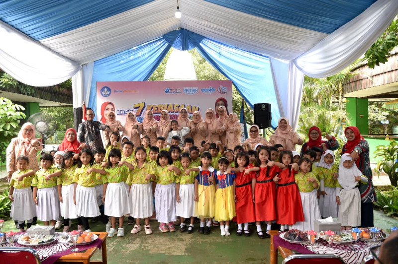 Kemendikdasmen Luncurkan Buku Saku 7 KAIH dan Album Lagu Kicau