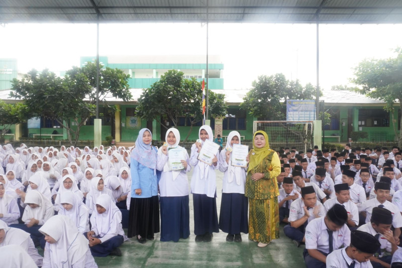 Tiga Siswi MTsN 2 Medan Borong Medali Emas Nasional di Kompetisi Sains Siswa Indonesia 2.0