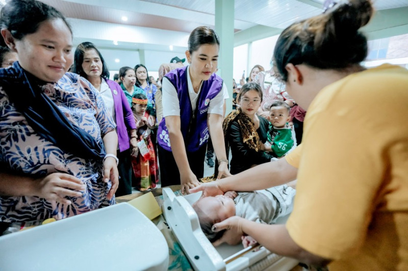 Kahiyang Ayu Dorong Masyarakat Rutin Manfaatkan Posyandu