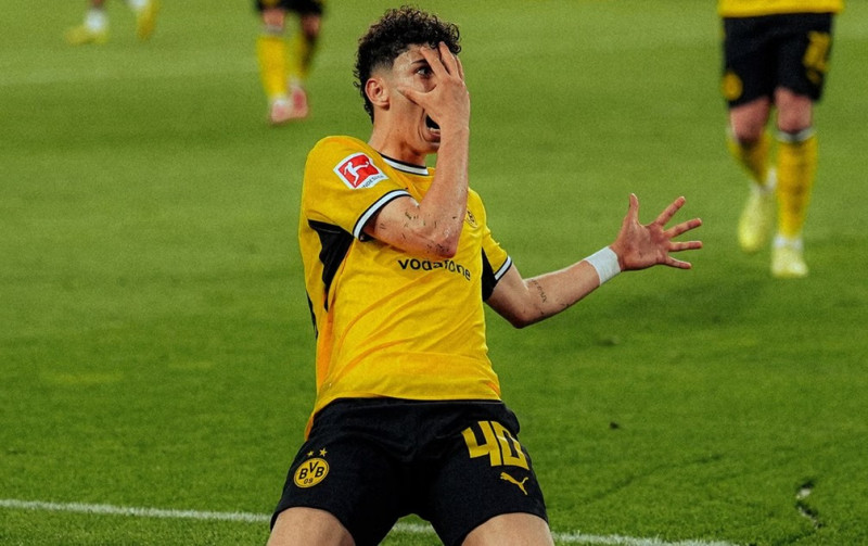 Borussia Dortmund Pastikan Runner-up Bundesliga Usai Tundukkan Eintracht Frankfurt 3-2