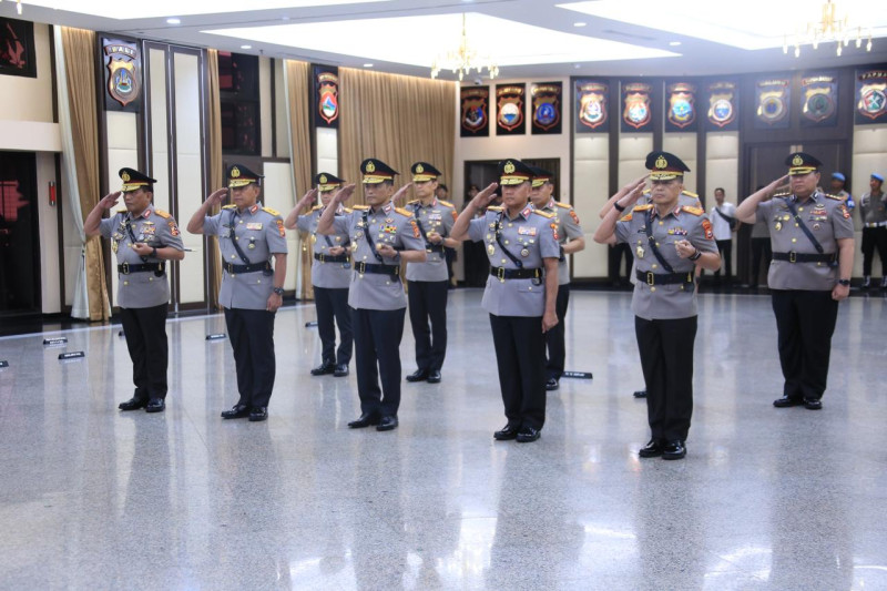Kapolri Pimpin Pelantikan dan Sertijab Sejumlah Pejabat Utama Mabes Polri dan Kapolda