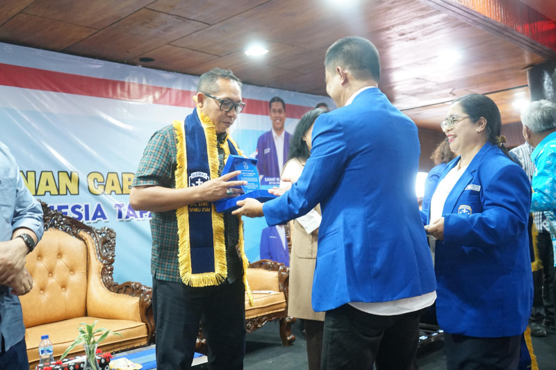Pengurus DPC GAMKI Taput Dilantik, Bupati JTP Hutabarat Soroti Tantangan Generasi Strawberry