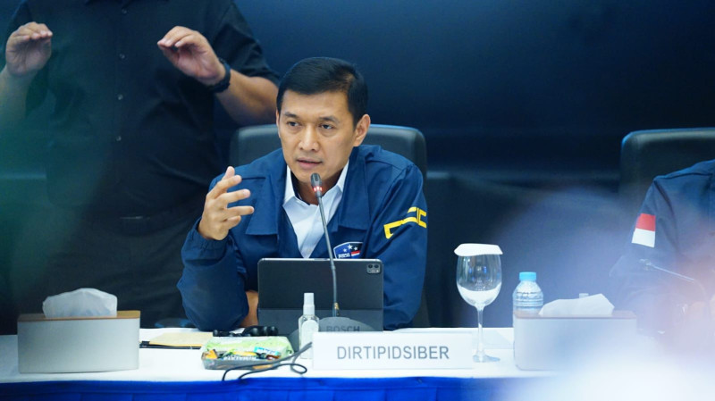 Polri Tangkap Buronan Red Notice Interpol di Soekarno-Hatta Terkait Kasus Penipuan Online Internasional