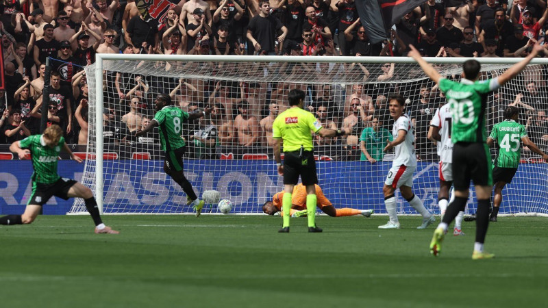 Sassuolo Kalahkan AC Milan 2-0, Rossoneri Tumbang dengan 10 Pemain