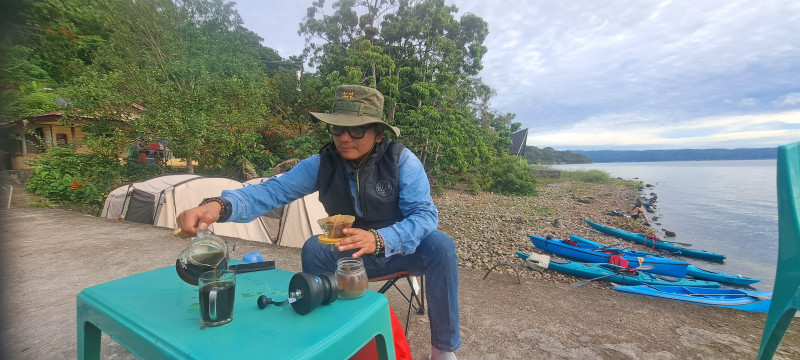 Secangkir Kopi di Huta Bulu Hela Jadi Simbol Kehangatan Pariwisata Pulo Sibandang