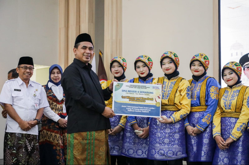 Tim Tari Saman SMAN 4 Semarang Raih Juara Internasional di Thailand