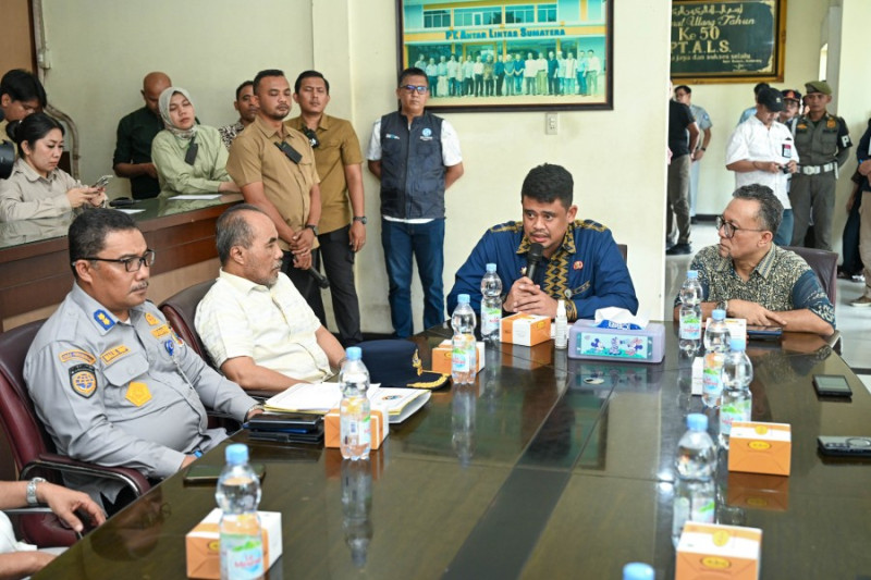 Bobby Nasution Kunjungi Kantor ALS Pascakecelakaan Bus di Muratara