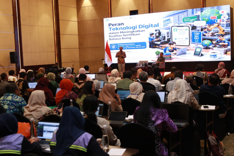 Sertifikasi Bahasa Asing Didorong Jadi &ldquo;Paspor Global&rdquo; Lulusan SMK, Pemerintah Perluas Target Ribuan Murid