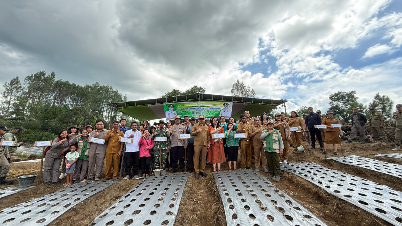 Bupati Taput Apresiasi Petani Parhorboan, Dukung Pengembangan Lahan Produktif