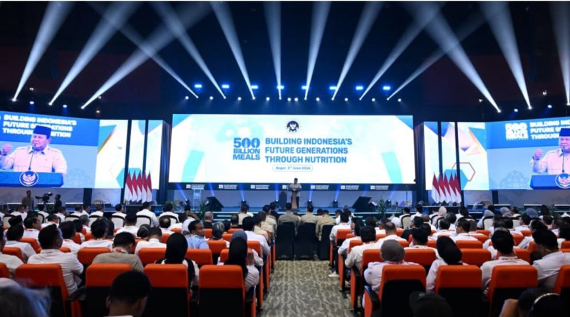 Hadiri Pertemuan Akbar MBG, Prabowo Tegaskan Pentingnya Investasi Gizi untuk Generasi Emas 2045