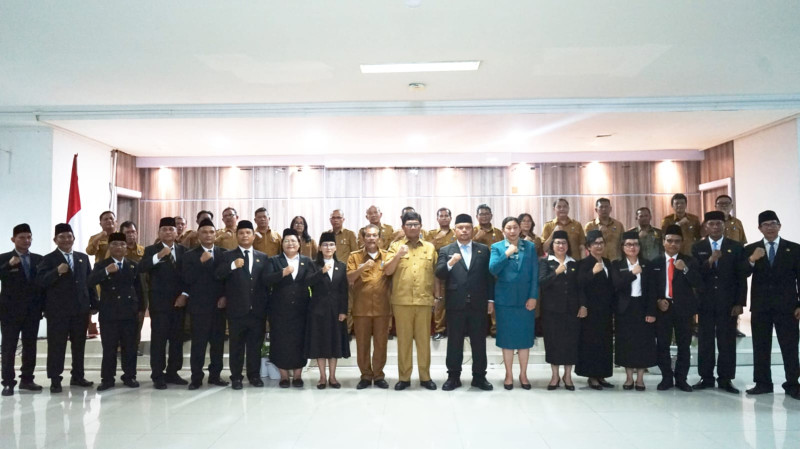 Wabup Taput Lantik 17 Pejabat Administrator, Dorong Penguatan Kinerja Birokrasi