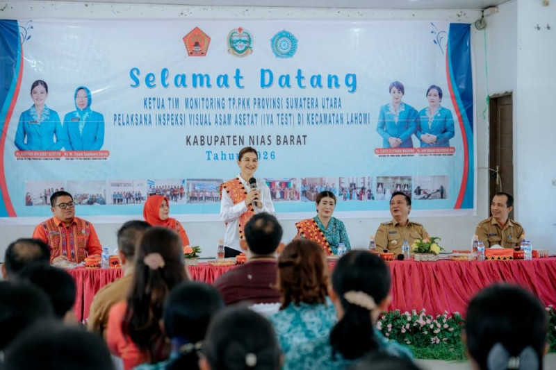 Kahiyang Ayu Ajak Perempuan Nias Barat Rutin Periksa Kesehatan Reproduksi