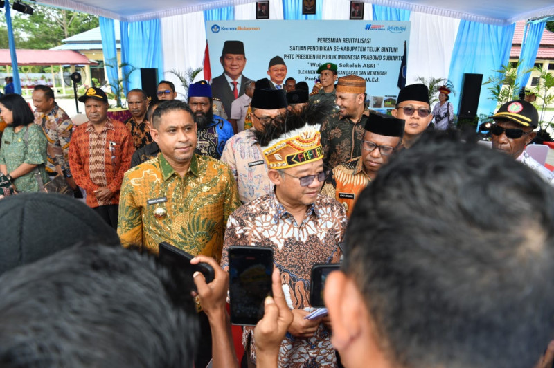Digitalisasi Pendidikan di Teluk Bintuni Diperkuat, Setiap Sekolah Akan Terima Tambahan IFP pada 2026