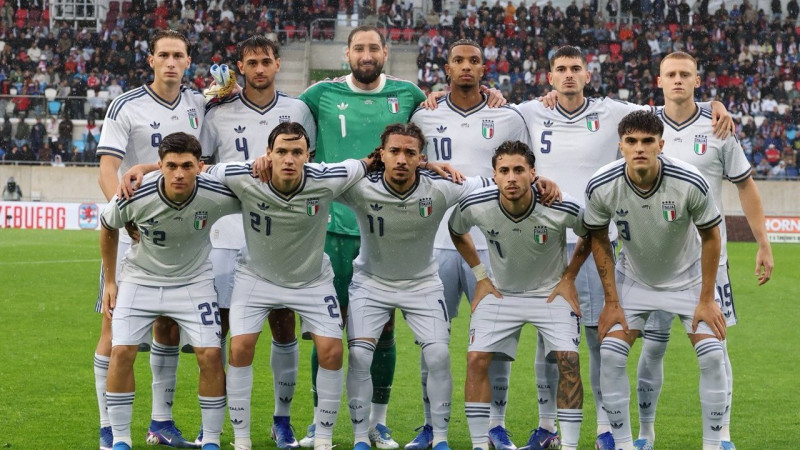 Italia Bungkam Yunani 1-0 Meski Bermain dengan 10 Pemain