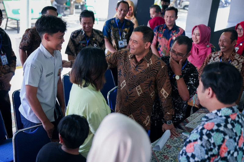 Gubernur Jateng Pantau SPMB 2026, Tegaskan &ldquo;No Titip-titip, No Jastip&rdquo;