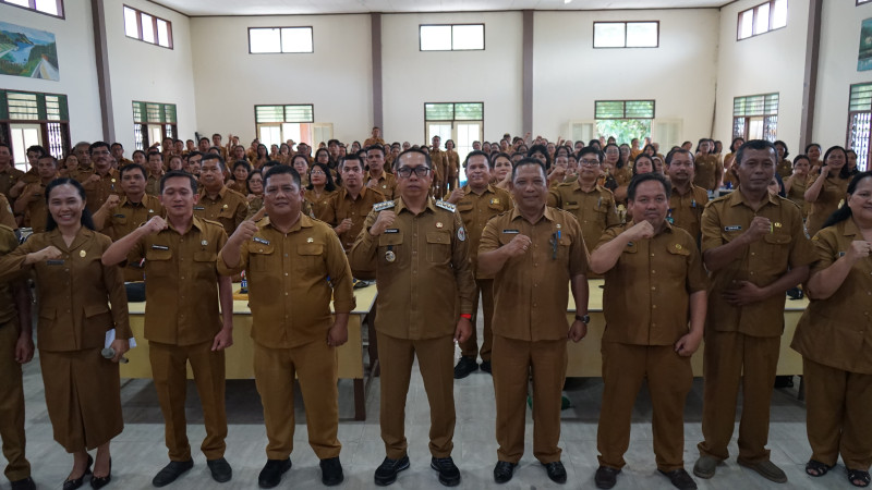 Bupati Taput Tekankan Pendidikan Karakter dan Integritas di Tengah Kemajuan AI
