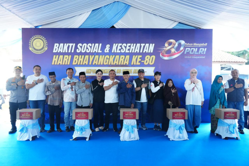 Sambut Hari Bhayangkara ke-80, Akpol '90 Dhira Brata Gelar Baksos dan Bakti Kesehatan di Megamendung
