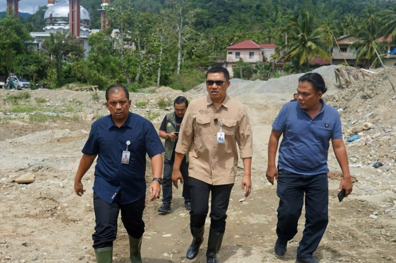 Pemprov Sumut Tertibkan Tambang Emas Ilegal di Kotanopan, Satu Ekskavator Diamankan