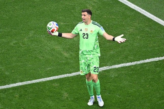 Gagal Pertahankan Gelar, Emi Martinez Pertimbangkan Tinggalkan Timnas Argentina