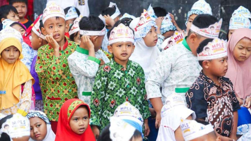 Wakil Wali Kota Bandung Tekankan MPLS Jadi Sarana Pembentukan Karakter, Bukan Perpeloncoan