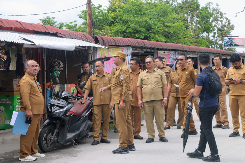 Bupati Taput Tinjau Lokasi Tanggul di Jalan Diponegoro, Dorong Percepatan Penataan Kawasan