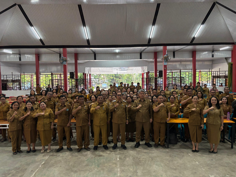 Bupati Taput Dorong Peningkatan Mutu Pendidikan Melalui Maklumat Pelayanan Sekolah