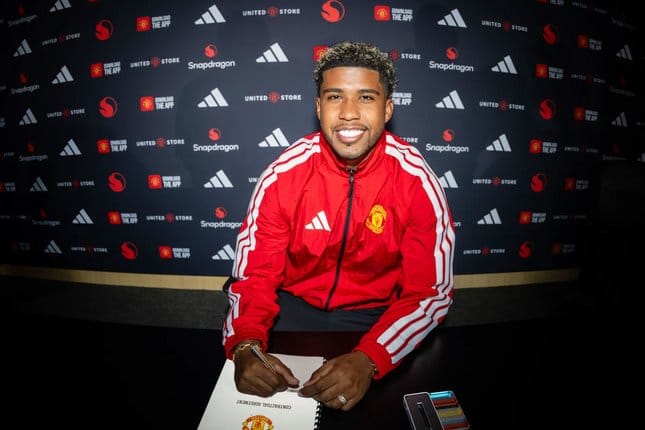 Manchester United Resmi Datangkan Andrey Santos dari Chelsea