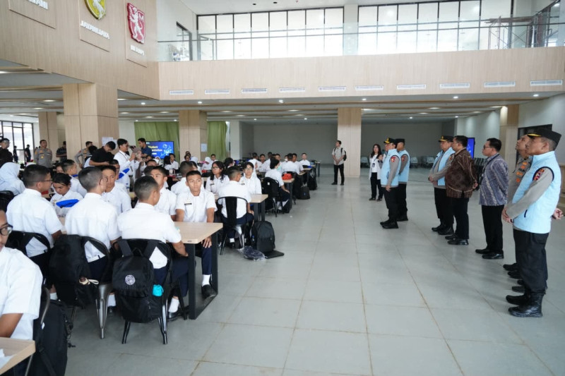 Polri Siapkan SDM Unggul Lewat SMA Kemala Taruna Bhayangkara