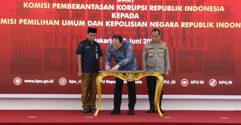 KPK Serahkan Aset Rampasan Rp4,2 Miliar kepada KPU dan Polri