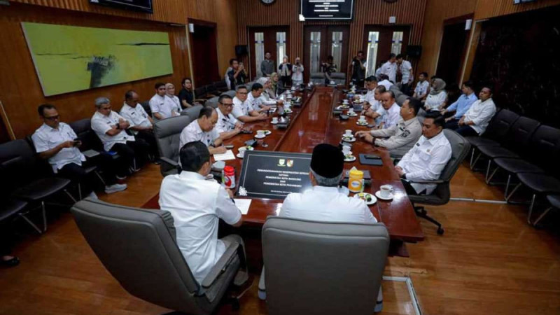 Bandung dan Pekanbaru Sepakati Kerja Sama Penguatan Pelayanan Publik dan Peningkatan PAD