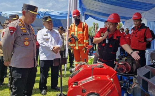 Kapolri Serahkan Bantuan Peralatan Karhutla untuk Perkuat Kesiapsiagaan Polda Riau