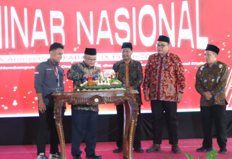 Mendikdasmen Apresiasi Program Beasiswa Pemkab Rembang, Targetkan Satu Desa Satu Sarjana