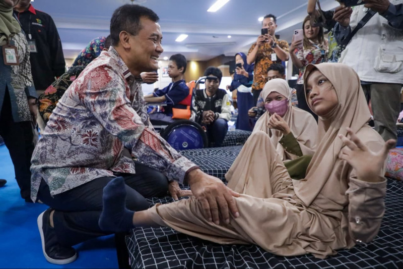 Pemprov Jateng Salurkan 181 Kursi Roda Adaptif untuk Penyandang Disabilitas